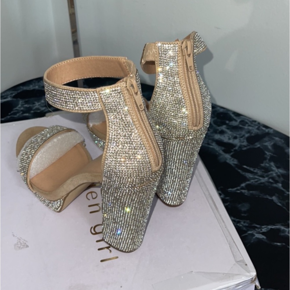 Women- Dress Shoes MADDEN GIRL SIREN Platform Rhinestone Sandal Silver Size 8 - Picture 5 of 12